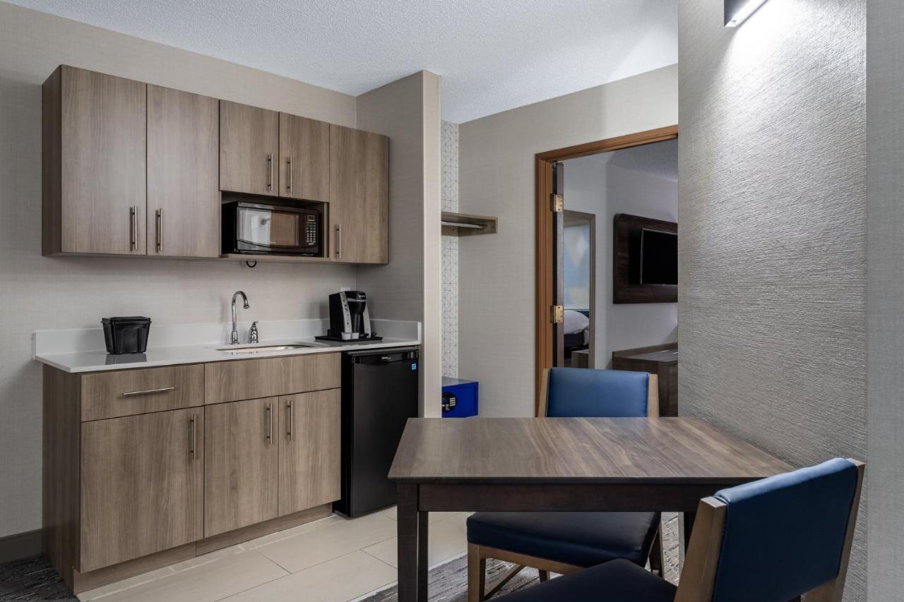Holiday Inn Express Hotel & Suites-St. Paul By Ihg Vadnais Heights Экстерьер фото