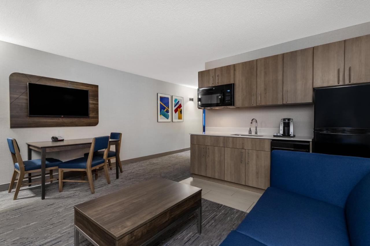 Holiday Inn Express Hotel & Suites-St. Paul By Ihg Vadnais Heights Экстерьер фото