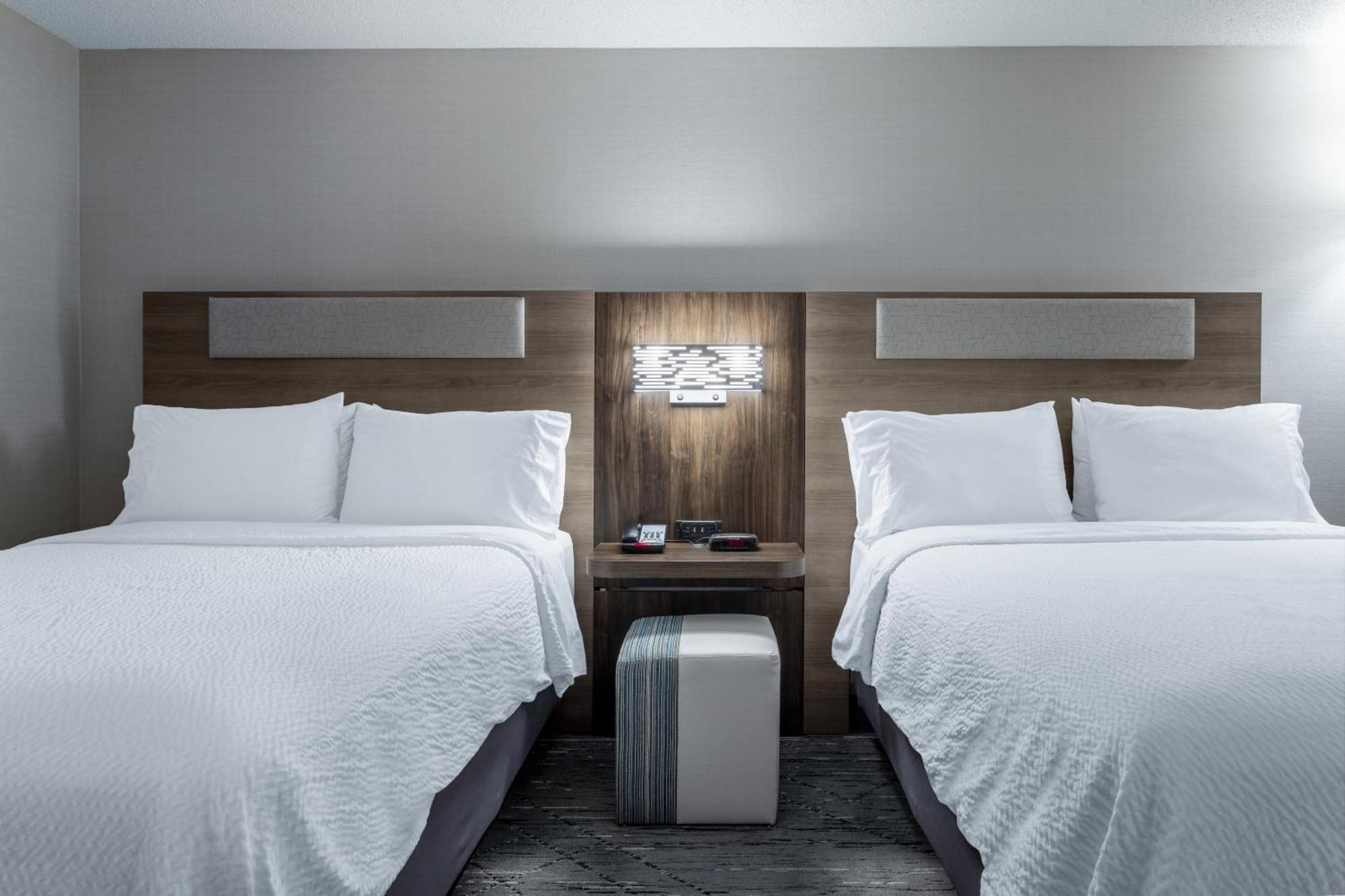 Holiday Inn Express Hotel & Suites-St. Paul By Ihg Vadnais Heights Экстерьер фото